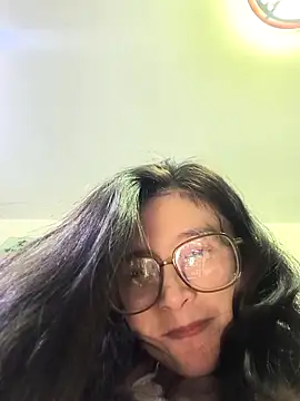 Snapshot of wsyx326 chatting on 10/17/25, 04:42 wsyx326 online show from 10/17/25, 04:42