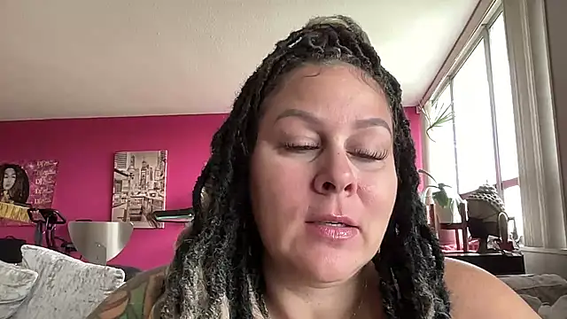 Snapshot of number1slut chatting on 05/12/26, 04:04 number1slut online show from 05/12/26, 04:04