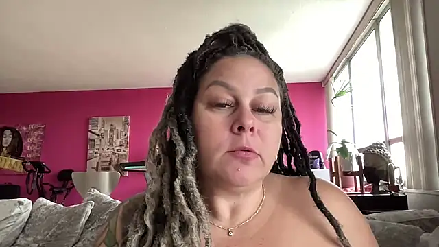 Snapshot of number1slut chatting on 05/15/26, 02:24 number1slut online show from 05/15/26, 02:24