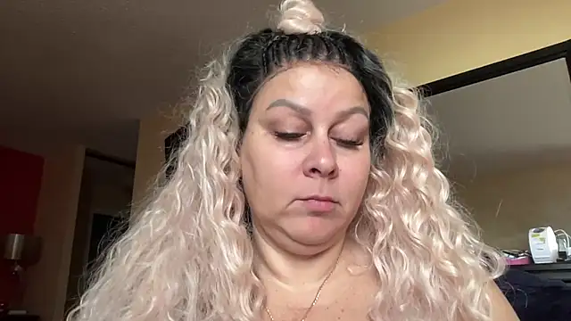 Snapshot of number1slut chatting on 05/22/26, 12:22 number1slut online show from 05/22/26, 12:22