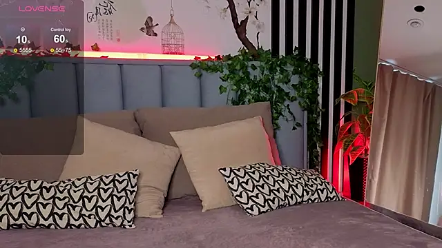 Snapshot of PixieKitty chatting on 09/24/25, 04:49 PixieKitty online show from 09/24/25, 04:49