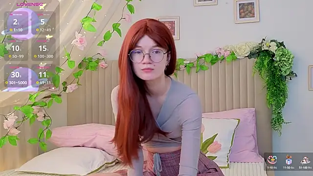 Snapshot of PixieKitty chatting on 10/13/25, 04:23 PixieKitty online show from 10/13/25, 04:23