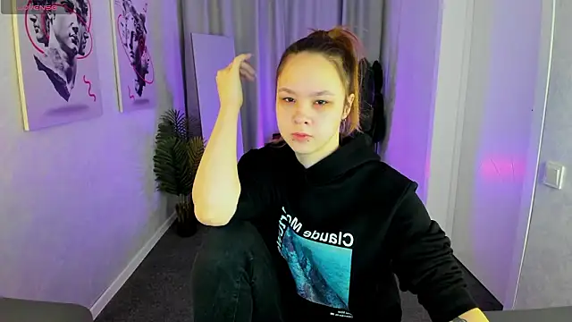 Lori Blossom online show from 02/17/26, 01:13