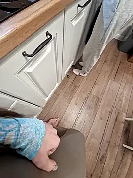 yourfavpsy  online show from 11/22/25, 01:43