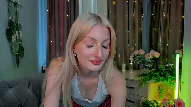 Sarrah blush online show from 09/15/25, 02:17