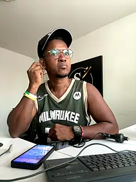 Snapshot of AndyCalifornia1 chatting on 09/27/25, 01:27 AndyCalifornia1 online show from 09/27/25, 01:27