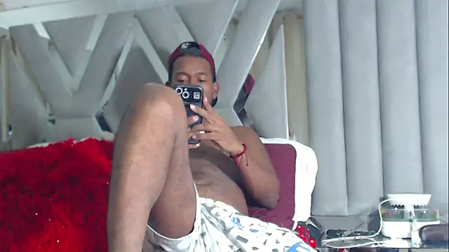 Snapshot of AndyCalifornia1 chatting on 11/20/25, 02:39 AndyCalifornia1 online show from 11/20/25, 02:39