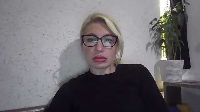 fox red lady7 online show from 10/13/25, 03:34