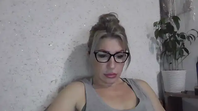 fox red lady7 online show from 12/16/25, 10:53