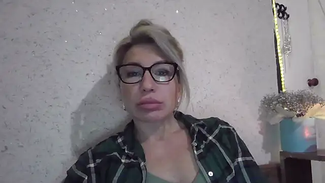 fox red lady7 online show from 01/14/26, 04:23