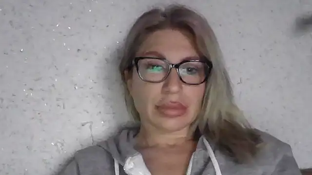 fox red lady7 online show from 04/10/26, 09:25