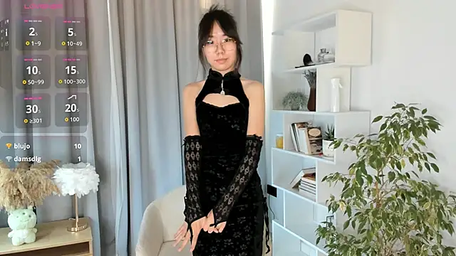 Snapshot of UdelaDodson chatting on 10/16/25, 02:23 UdelaDodson online show from 10/16/25, 02:23