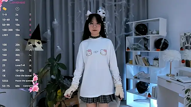 Snapshot of UdelaDodson chatting on 10/31/25, 01:06 UdelaDodson online show from 10/31/25, 01:06