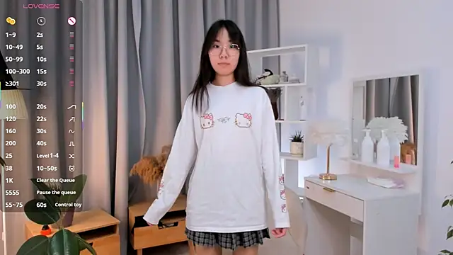 Snapshot of UdelaDodson chatting on 11/14/25, 01:04 UdelaDodson online show from 11/14/25, 01:04