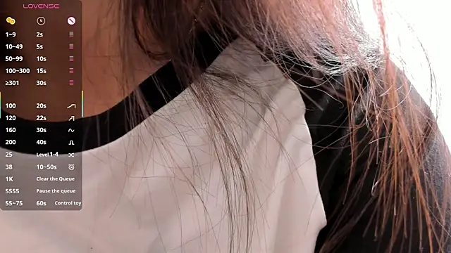 Snapshot of UdelaDodson chatting on 11/18/25, 01:11 UdelaDodson online show from 11/18/25, 01:11