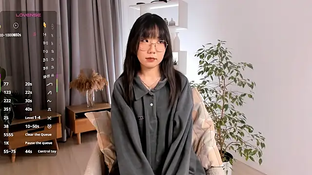 Snapshot of UdelaDodson chatting on 11/29/25, 01:08 UdelaDodson online show from 11/29/25, 01:08