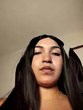 Snapshot of FallsForHerSmile chatting on 10/23/25, 07:56 FallsForHerSmile online show from 10/23/25, 07:56