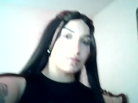 Snapshot of FallsForHerSmile chatting on 11/26/25, 04:30 FallsForHerSmile online show from 11/26/25, 04:30