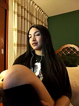 FallsForHerSmile online show from 03/22/26, 09:02