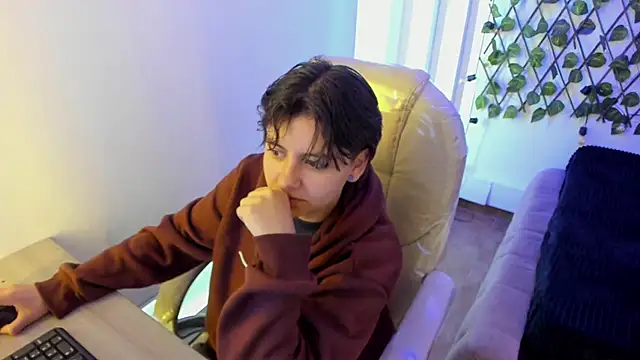 Nathaly ds online show from 10/13/25, 07:25