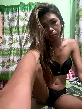 Snapshot of alonashy chatting on 10/10/25, 06:18 alonashy online show from 10/10/25, 06:18