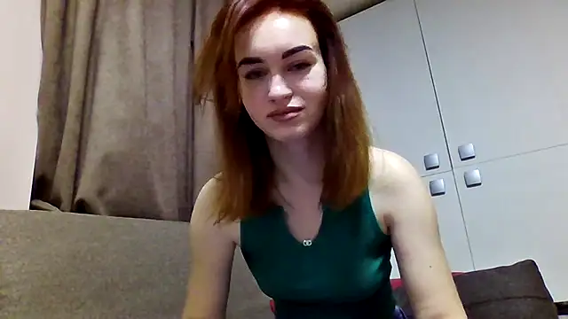 Snapshot of Requellia chatting on 10/08/25, 04:59 Requellia online show from 10/08/25, 04:59