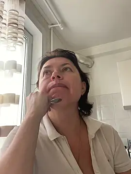 Kiravix online show from 10/13/25, 07:41