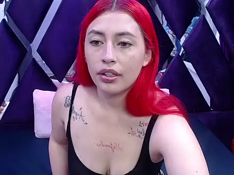 Snapshot of Melody_Klum_ chatting on 10/10/25, 01:54 Melody Klum  online show from 10/10/25, 01:54