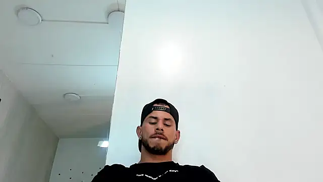 Snapshot of dylan_jacobx chatting on 05/12/26, 04:04 dylan jacobx online show from 05/12/26, 04:04