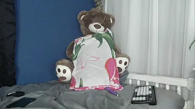 lishainparis18 online show from 02/10/26, 07:18