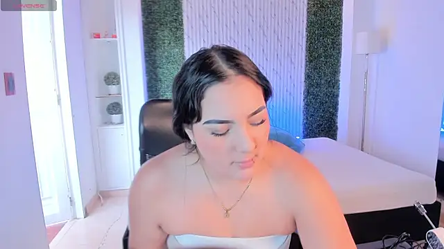 sofiacaramel online show from 11/05/25, 02:39