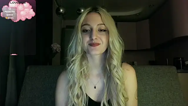 white liillyy online show from 09/08/25, 08:19