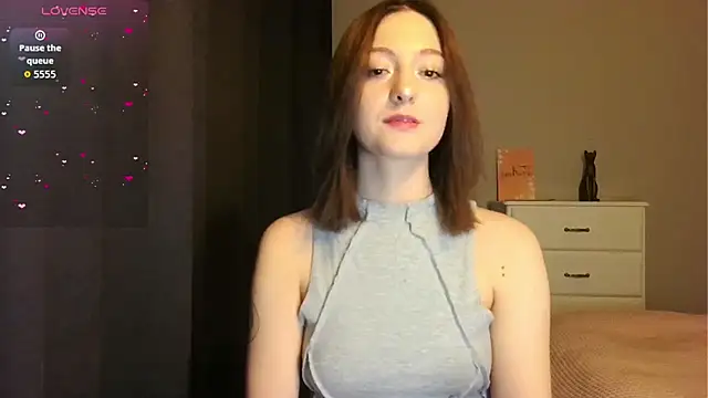 white liillyy online show from 03/19/26, 10:14