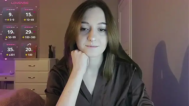 white liillyy online show from 04/16/26, 09:39