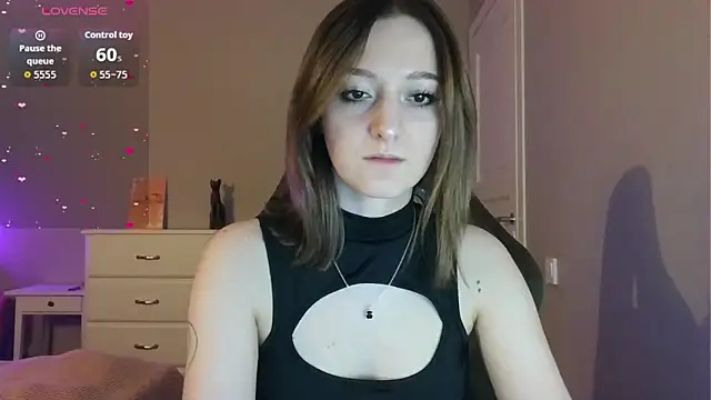 white liillyy online show from 04/24/26, 08:00