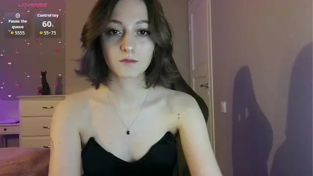 Snapshot of white_liillyy chatting on 05/19/26, 08:48 white liillyy online show from 05/19/26, 08:48