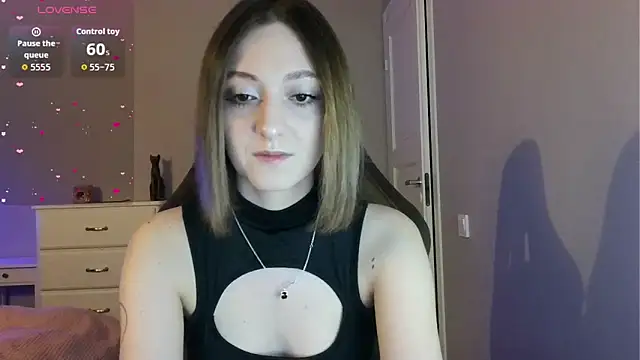 white liillyy online show from 06/19/26, 08:56