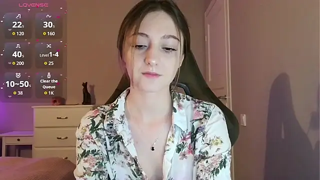 white liillyy online show from 06/22/26, 09:23