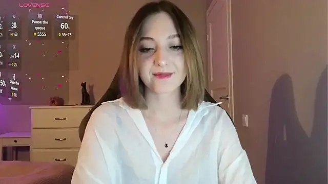 white liillyy online show from 06/23/26, 08:40