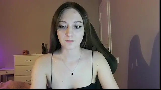 white liillyy online show from 06/28/26, 09:21