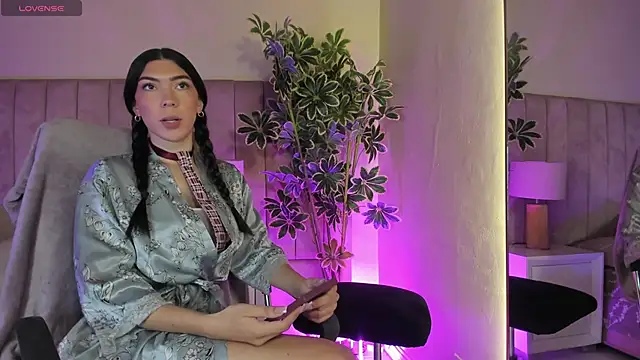 Mia mtnz02 online show from 04/01/26, 12:11