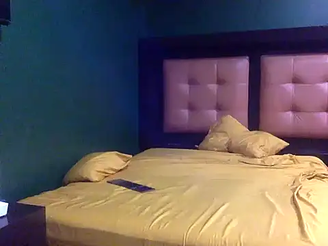 Snapshot of Thiagoforyou chatting on 10/22/25, 04:57 Thiagoforyou online show from 10/22/25, 04:57