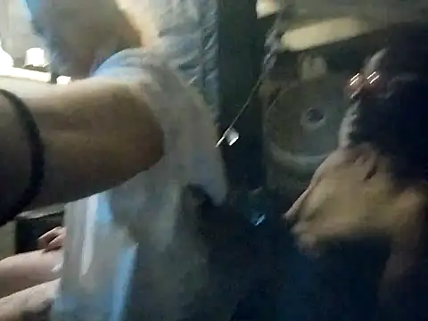 Snapshot of SnowBunny1224 chatting on 10/21/25, 12:28 SnowBunny1224 online show from 10/21/25, 12:28