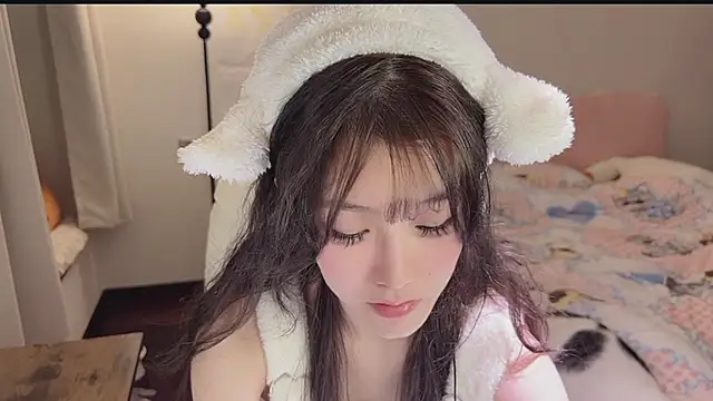 Snapshot of FuFu-puff chatting on 11/29/25, 04:10 FuFu-puff online show from 11/29/25, 04:10