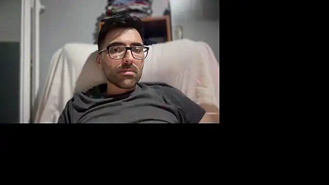 Snapshot of Alicante34 chatting on 10/04/25, 06:50 Alicante34 online show from 10/04/25, 06:50