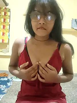 RAYI Queen 2 online show from 11/22/25, 10:36