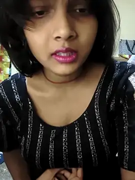 RAYI Queen 2 online show from 11/24/25, 09:31