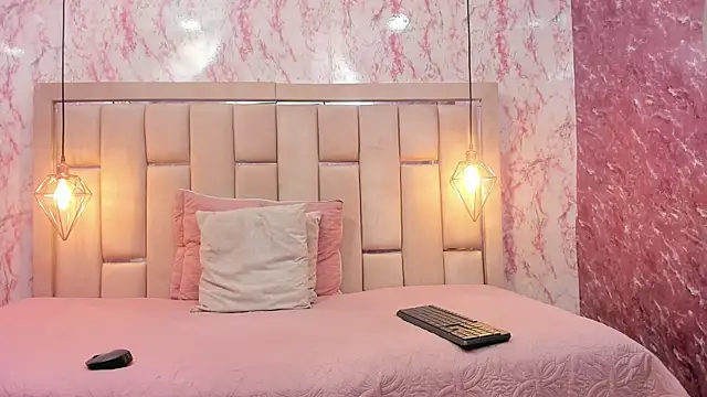 WILD FIREE  online show from 12/15/25, 08:02