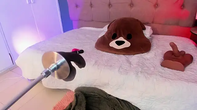 Snapshot of Karol_Pagee chatting on 11/21/25, 04:11 Karol Pagee online show from 11/21/25, 04:11