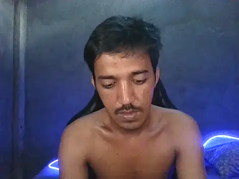 Snapshot of RowyCam chatting on 11/03/25, 11:59 RowyCam online show from 11/03/25, 11:59